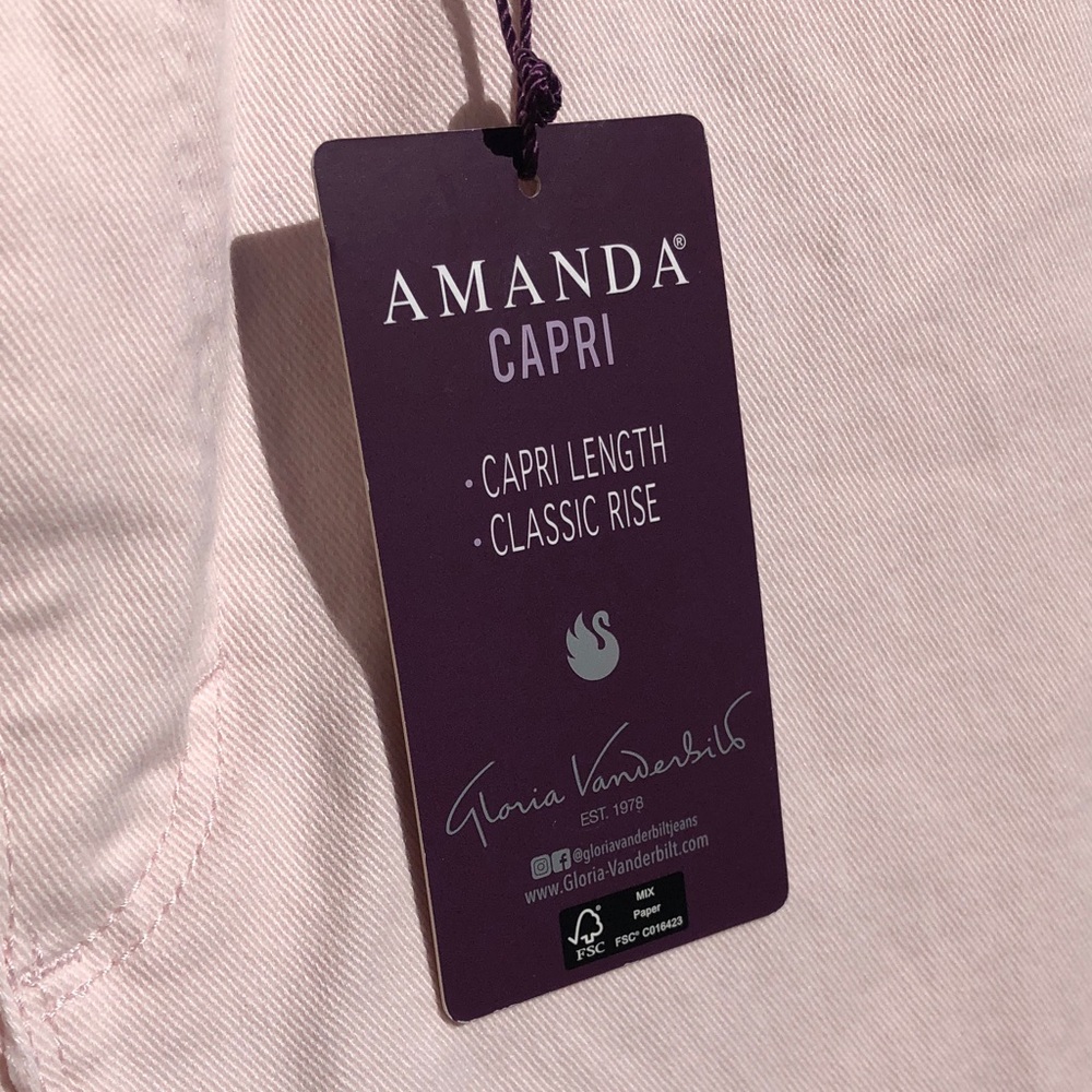 Gloria Vanderbilt Pale Pink Cropped Capris with Snap Tabs - Picture 6 of 9